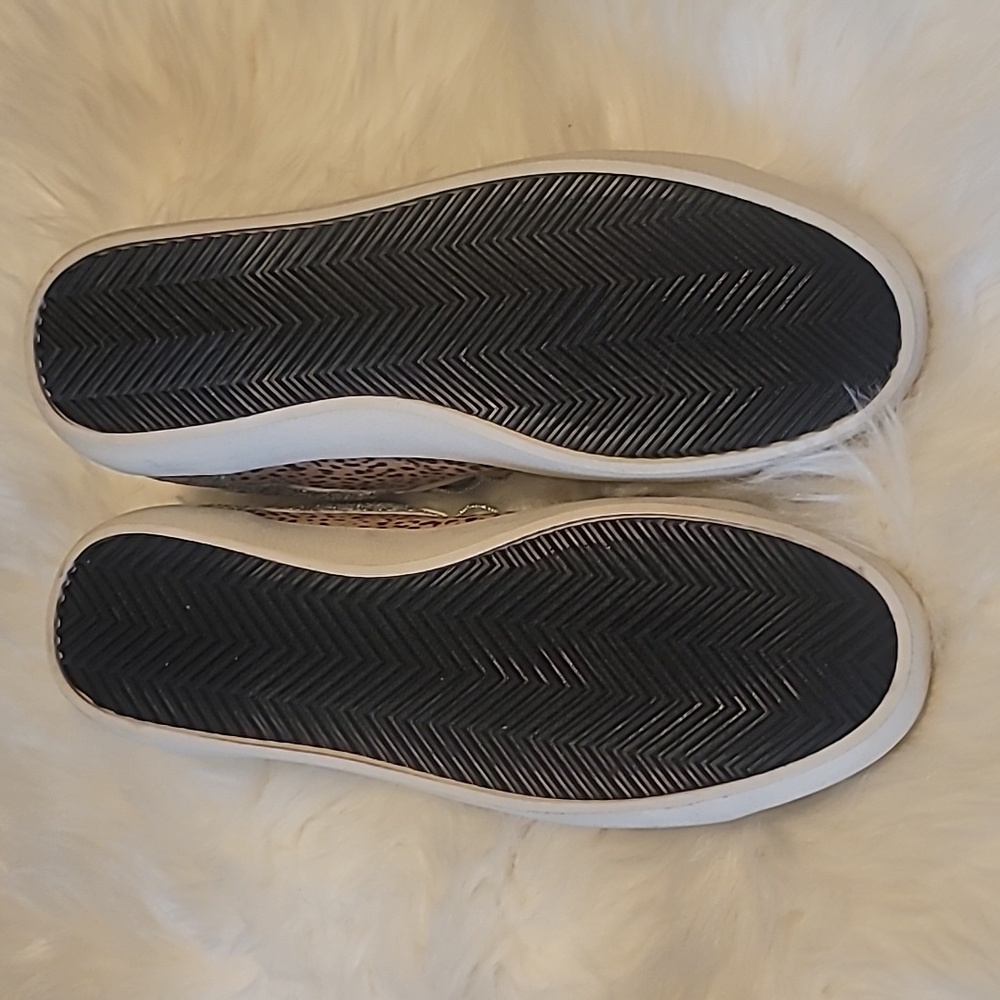 🖤JUST FAB ZAYLEE SNEAKERS 🖤 - Picture 5 of 9